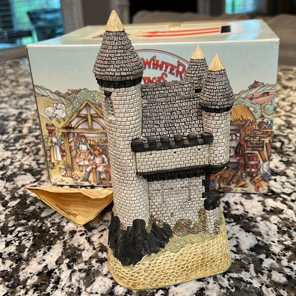 David Winter Cottages Macbeth’s Castle - Picture 3 of 5